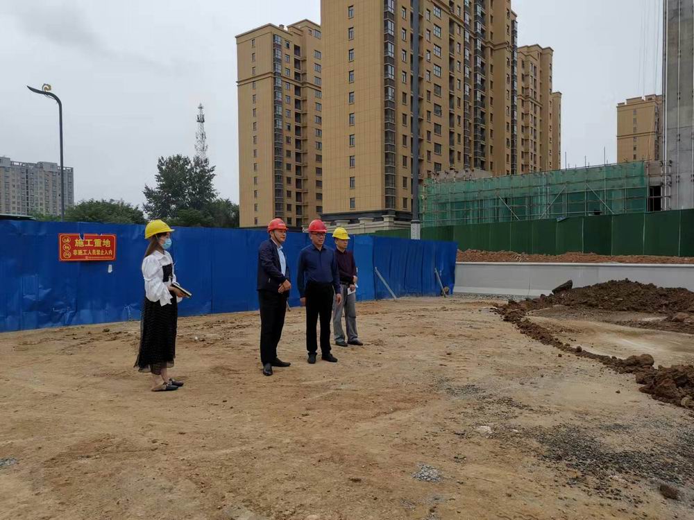 集團(tuán)董事長(zhǎng)孔德穩(wěn)趕赴新十八大街項(xiàng)目施工現(xiàn)場(chǎng)、王水生產(chǎn)基地視察工作
