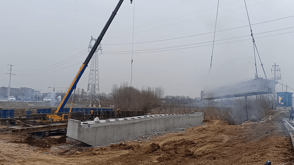 最新進展！天佑大道南延工程大橋開始架梁了！